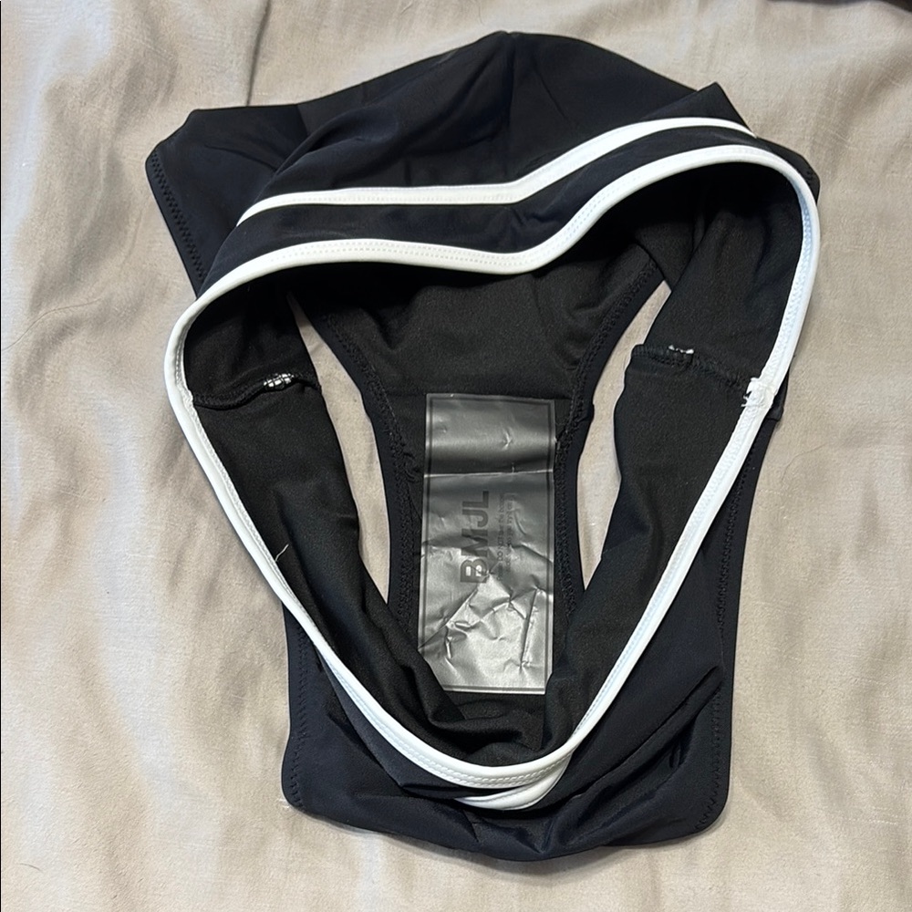 Black and White Women's Swimsuit - Picture 2 of 2